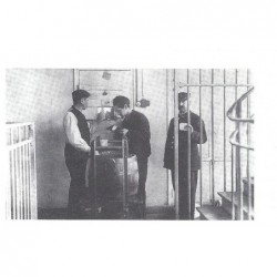  F. WASSERMAN  : Fresnes la prison. Les établissements pénitentiaires de Fresnes : 1895-1990.