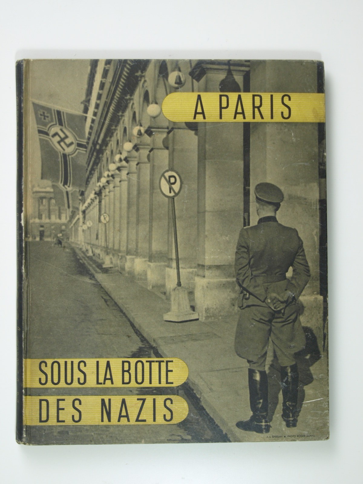Éparvier Jean : À Paris sous la botte des Nazis.